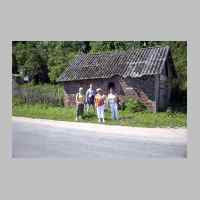 022-1384 Juli 2005  -  Neben dem Feuerwehrgeraetehaus in Goldbach .jpg
